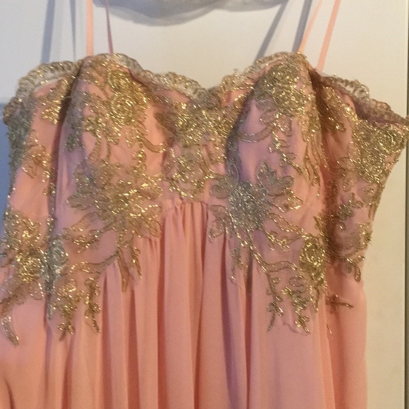 Prom dress - Picture 2 of 4